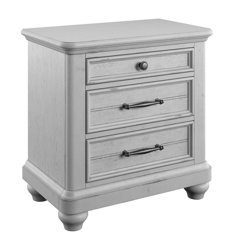 New Haven 3-Drawer Nightstand